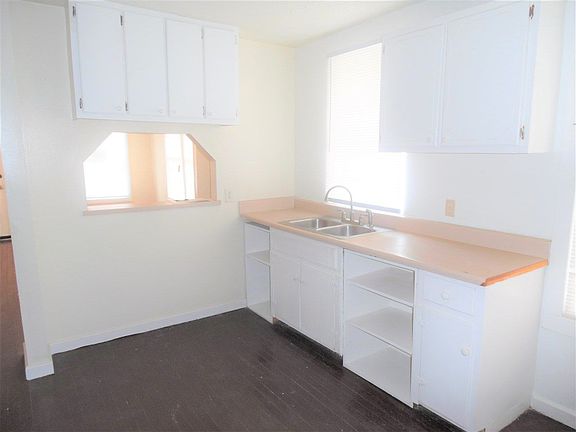 5th image of 406 N C St
