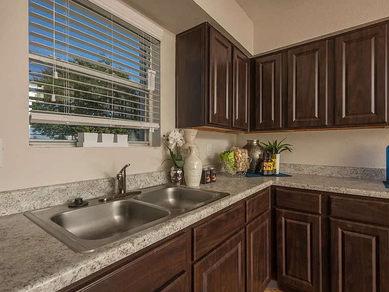 Elevate Apartments — Photo 9