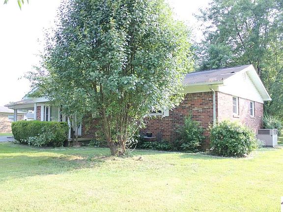 5th image of 472 Sharon Dr