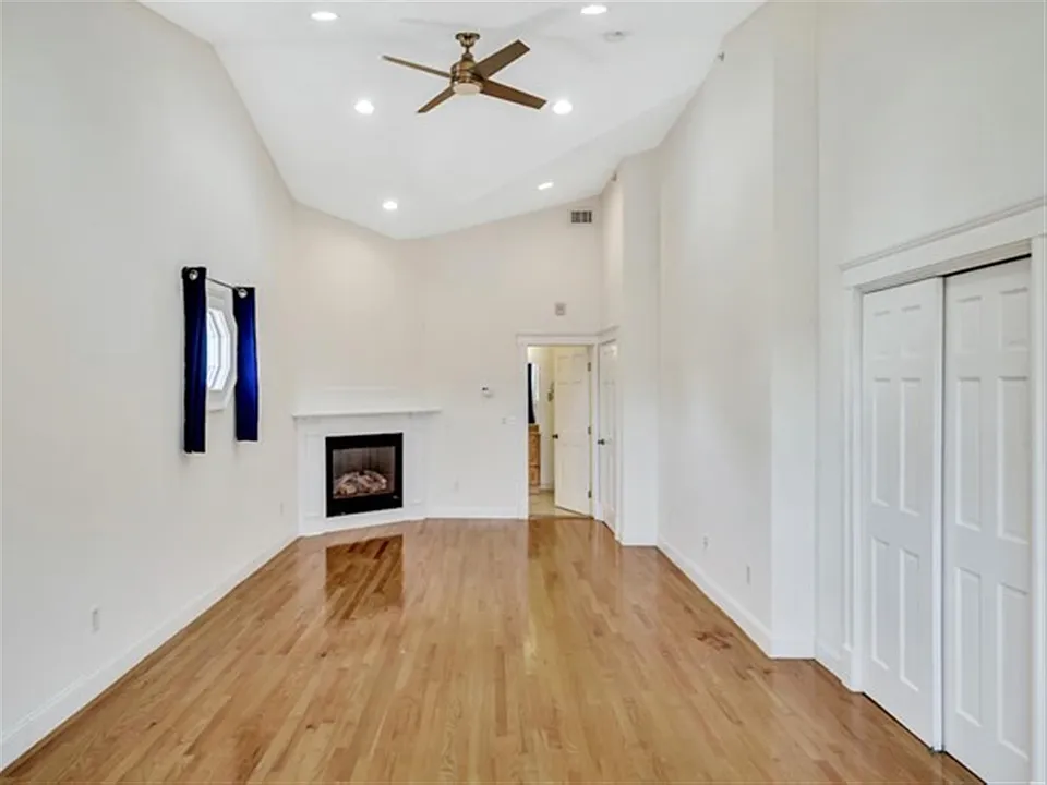 6 Sherman Ct