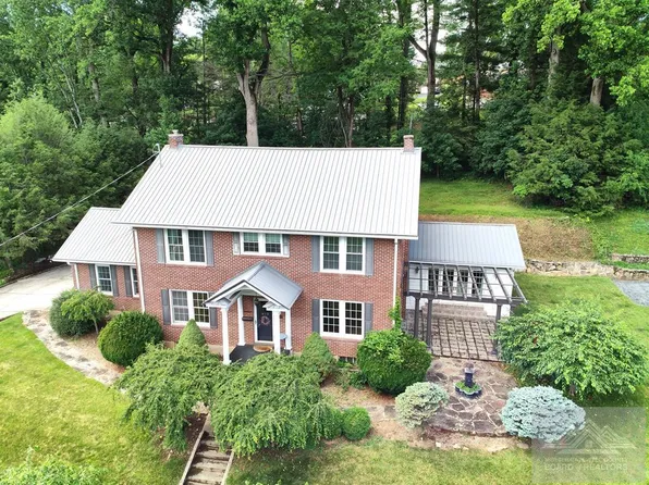419 Oakhurst Ave, Bluefield, WV 24701