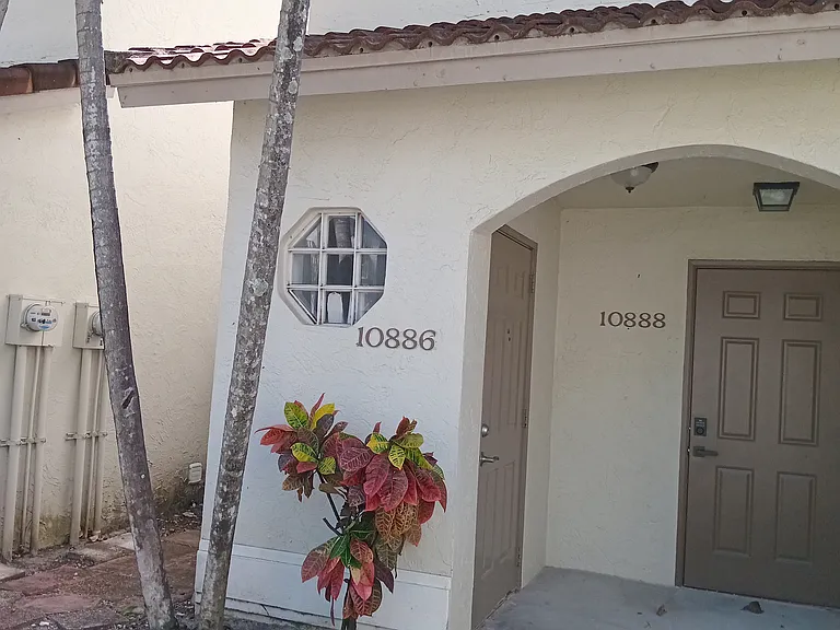 10886 NW 8th St #U-5 — Photo 10
