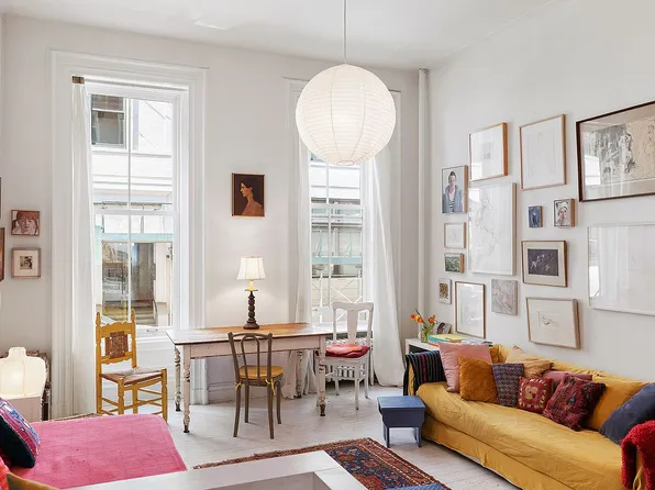 345 W 4th St APT 3, New York, NY 10014
