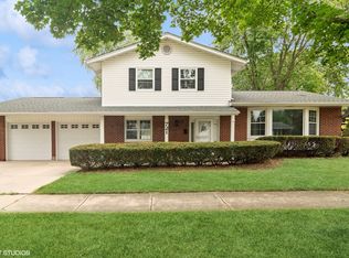 721 N Glenn Dr, Palatine, IL 60074