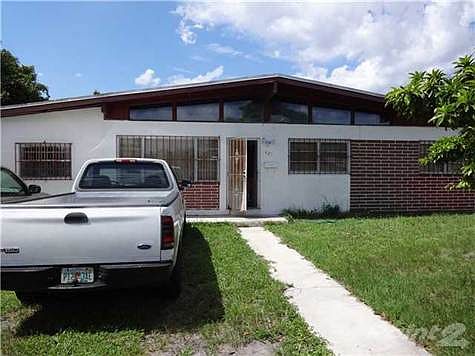 1st image of 921 NW 178th Ter