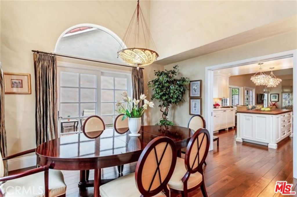 Apartment in Manhattan Beach, Manhattan Village, Los Angeles - More