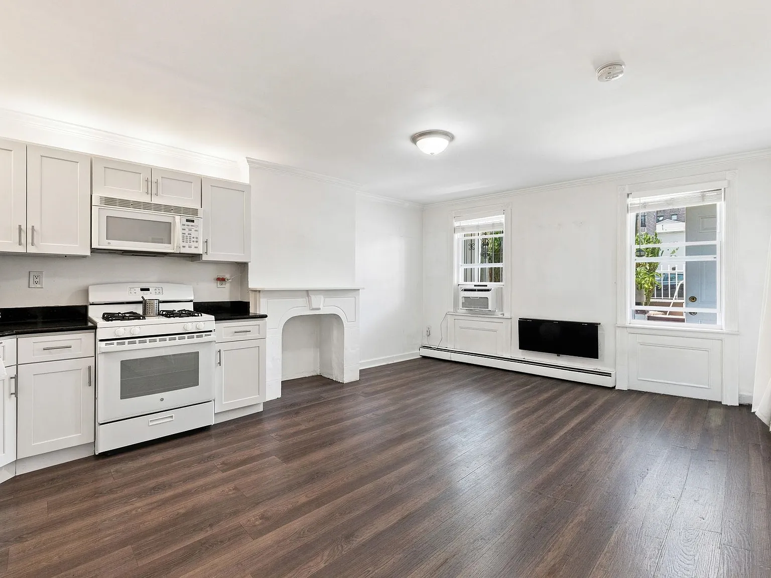 1 bed, 1.0 bath, 600 sqft, $2,150 — Photo 2