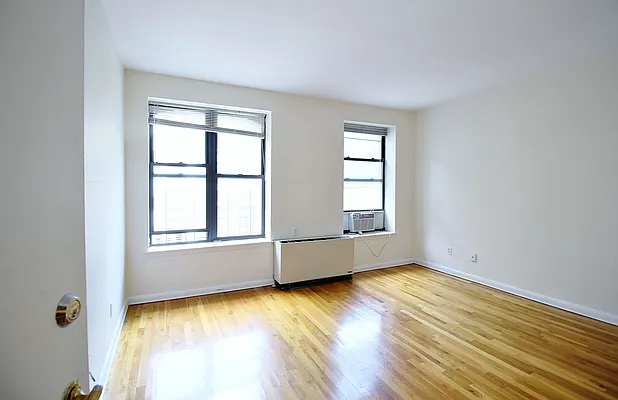 Rented by Julianna Realty Corp | media 17