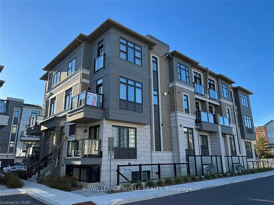 10 Halliford Pl #32