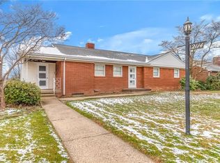 2114 Lynwood Dr, Aliquippa, PA