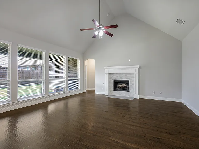 9724 Excursion Dr — Photo 2