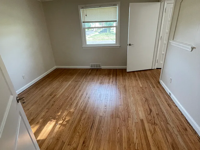 42 Farnsworth Ave — Photo 7