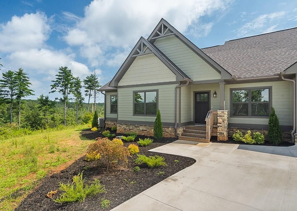 1st image of 39 Mountaintown Overlook
