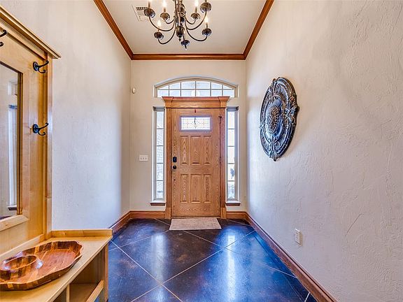 4th image of 2805 Edmond Rd NE