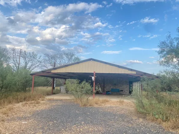 3699 Highway 85, Carrizo Springs, TX 78834