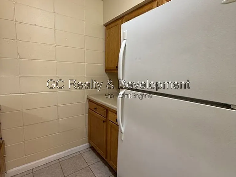 245 Uteg St #5 — Photo 6