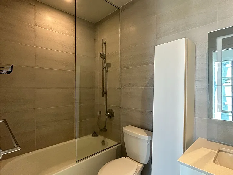 8 Cumberland St #2602 — Photo 16