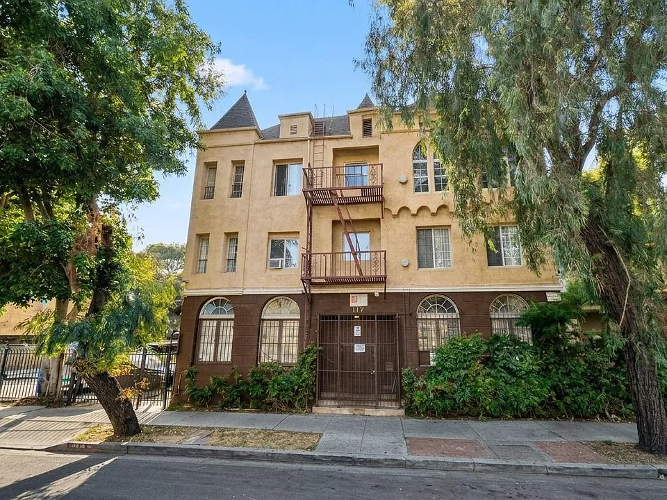 1117 S Westlake