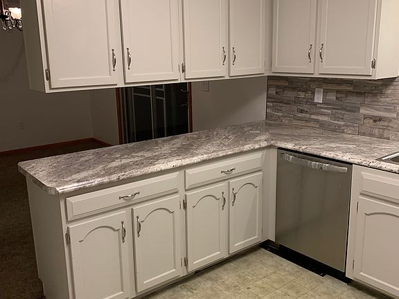 3rd image of 6041 Somerset Dr
