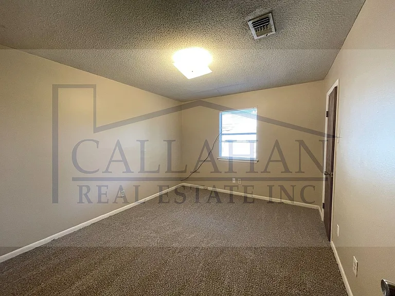 8213 Easy St — Photo 2