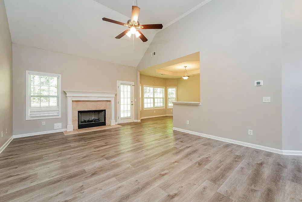 3 bed, 2.0 bath, 2164 sqft, $1,935 — Photo 4