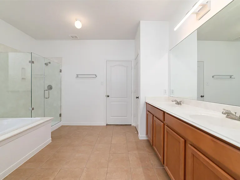2618 Bridgestone Park Ln — Photo 27