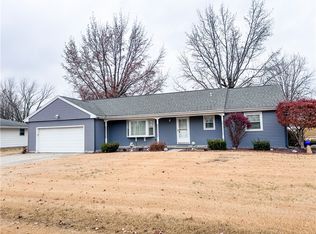 717 Meadows St, Altamont, IL 62411