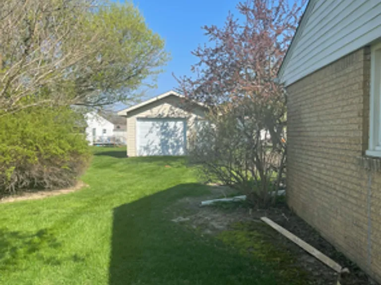 3292 Frederick St — Photo 24