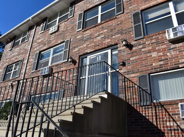 Hillcrest Gardens, 11 Allen St #309, Lowell, MA 01852