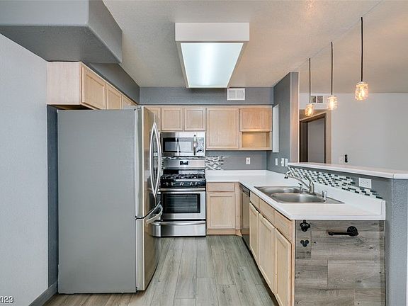 4th image of 3168 Tarpon Dr Unit 103