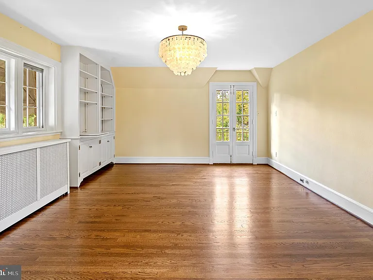 7704 Crossland Rd — Photo 27