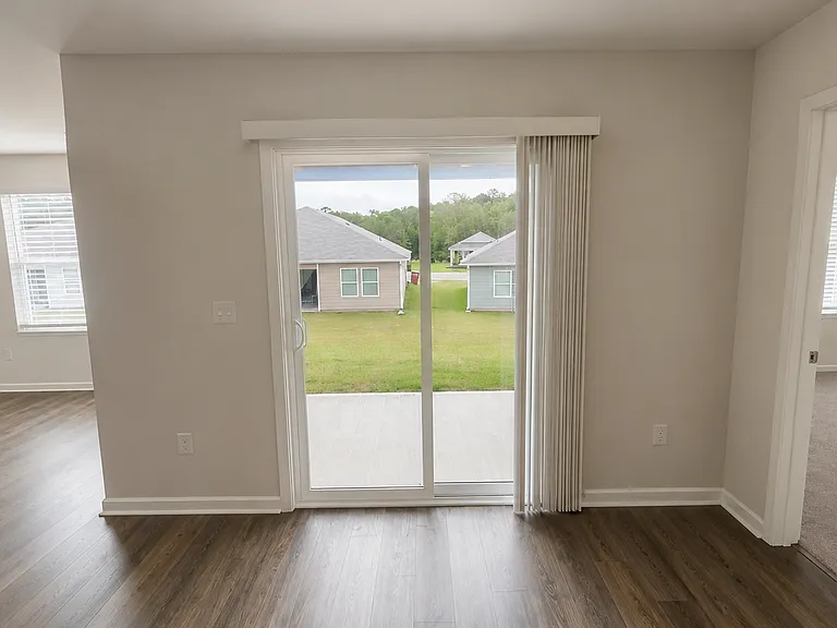 305 McCleary Ln — Photo 16
