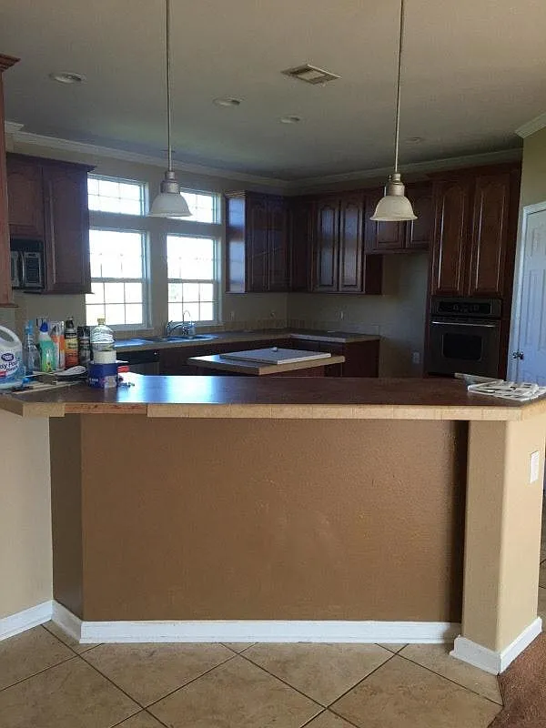 3 bed, 2151 sqft, $1,600 — Photo 2
