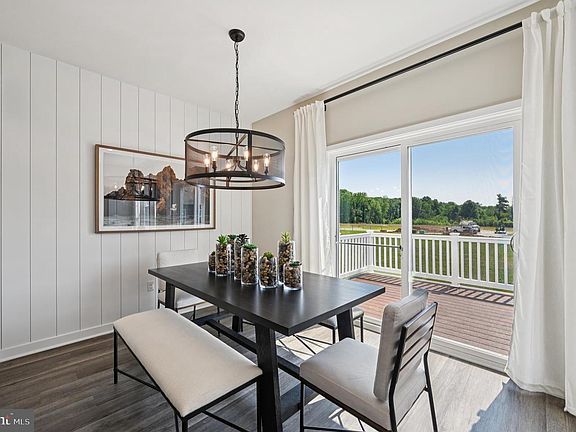 4th image of 719 Beadilly Way