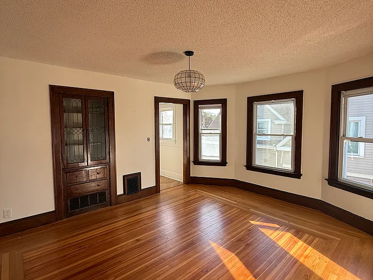 905-907 Corbin Ave #3 — Photo 4