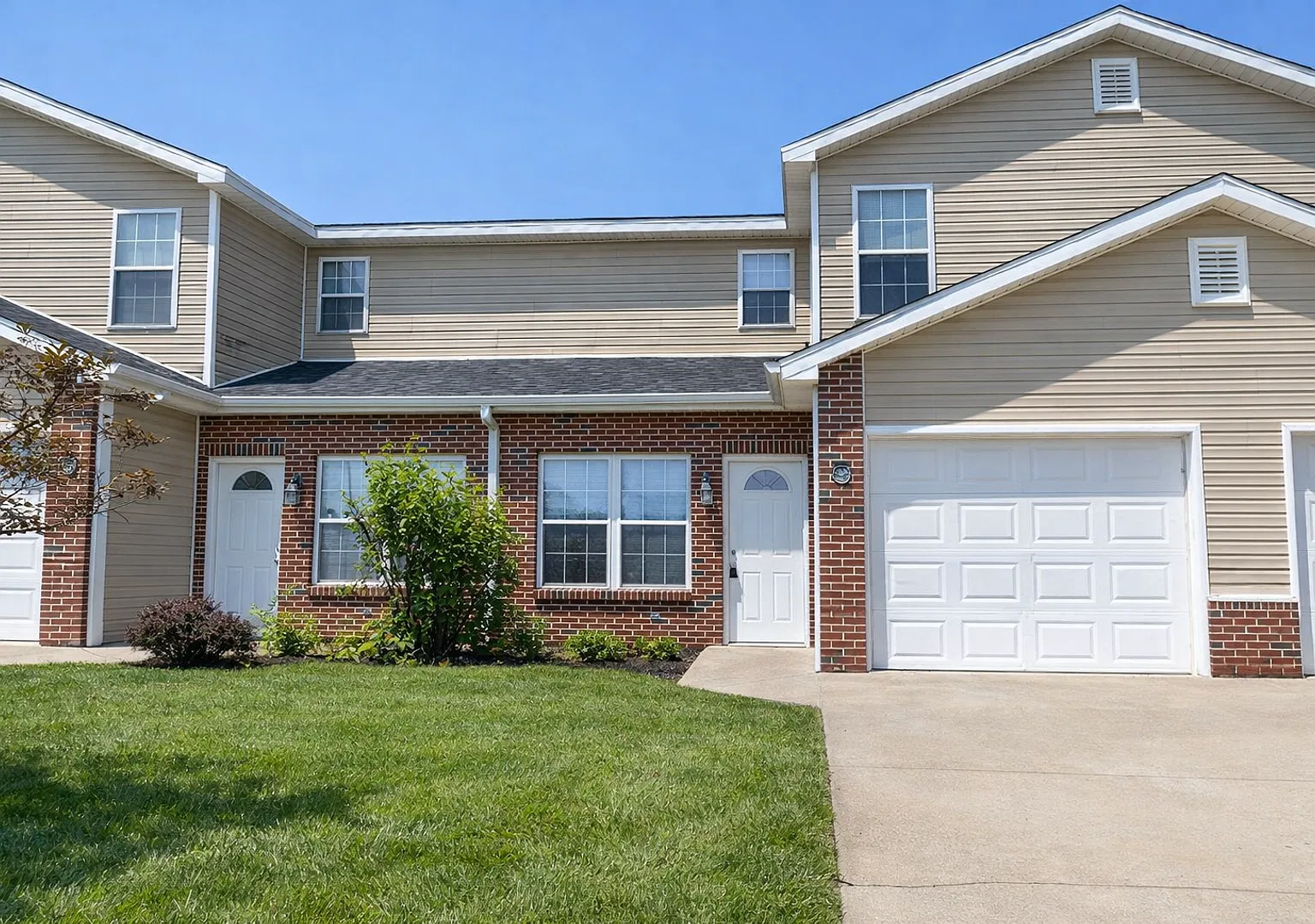 5000 Derby Ridge Dr — Photo 3