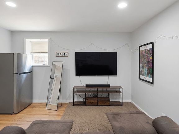 5th image of 959 N Wolcott Ave #1H