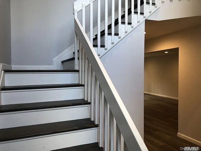 48 Wimbledon Dr — Photo 12