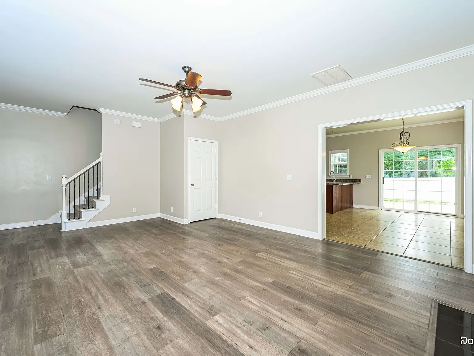 3 bed, 2.5 bath, 1862 sqft, $2,425 — Photo 4