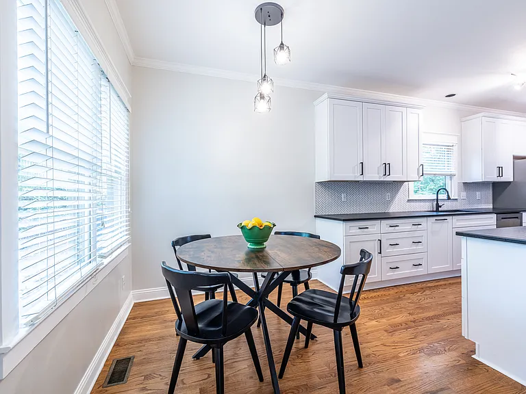 445 Loomis Ave SE — Photo 12
