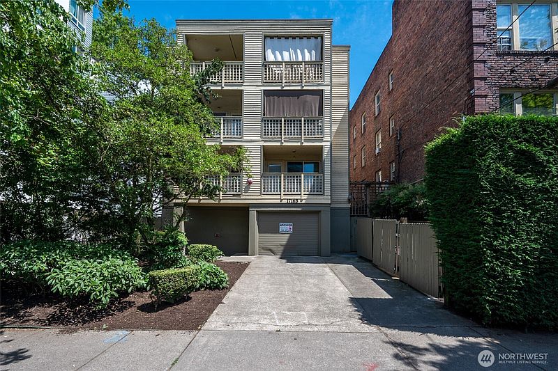 2nd image of 1716 Boylston Avenue