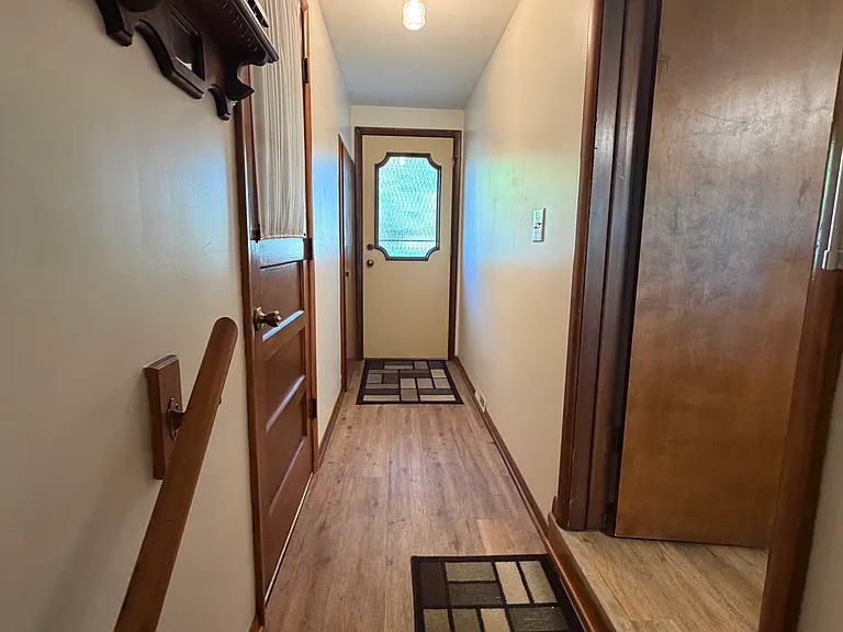212 Vine St SE — Photo 17