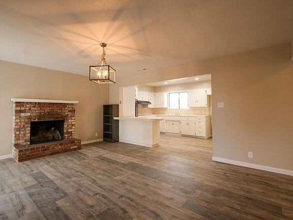 Living room/dining room