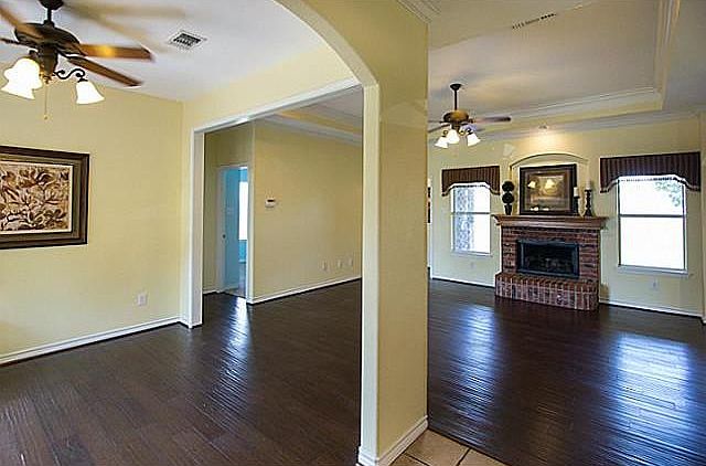 1st image of 713 Dickerson Cir