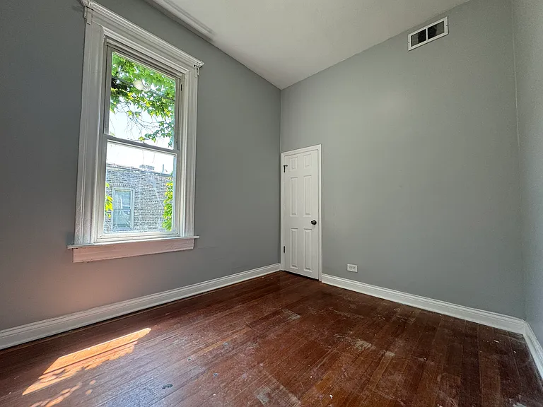 3327 W Beach Ave #2 — Photo 10