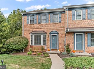 25 Warwick Ct, Reading, PA 19606