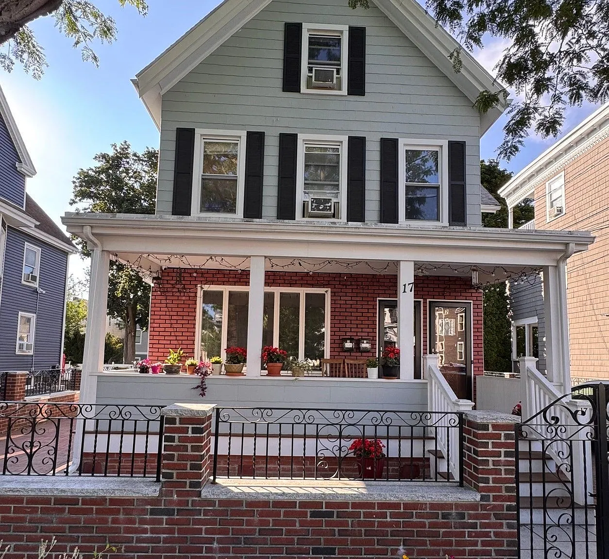 3 bed, 1400 sqft, $3,550 — Photo 1
