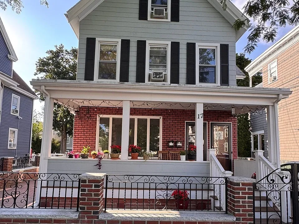 17 Farragut Ave #2