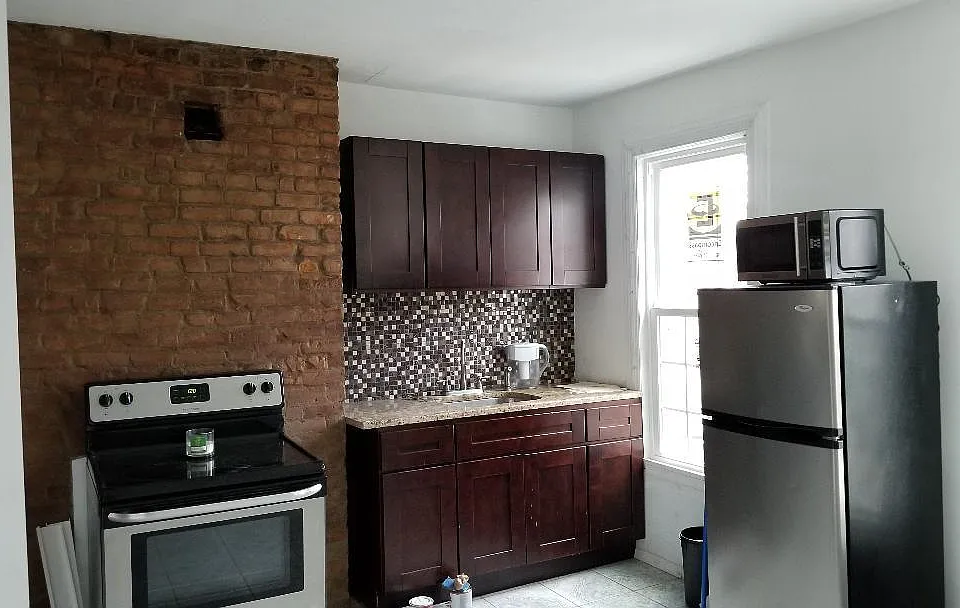 177 Oakland Ave #2