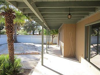 4th image of 930 N Caribe Ave